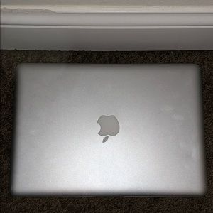 Unusable MacBook Pro -selling for parts etc.